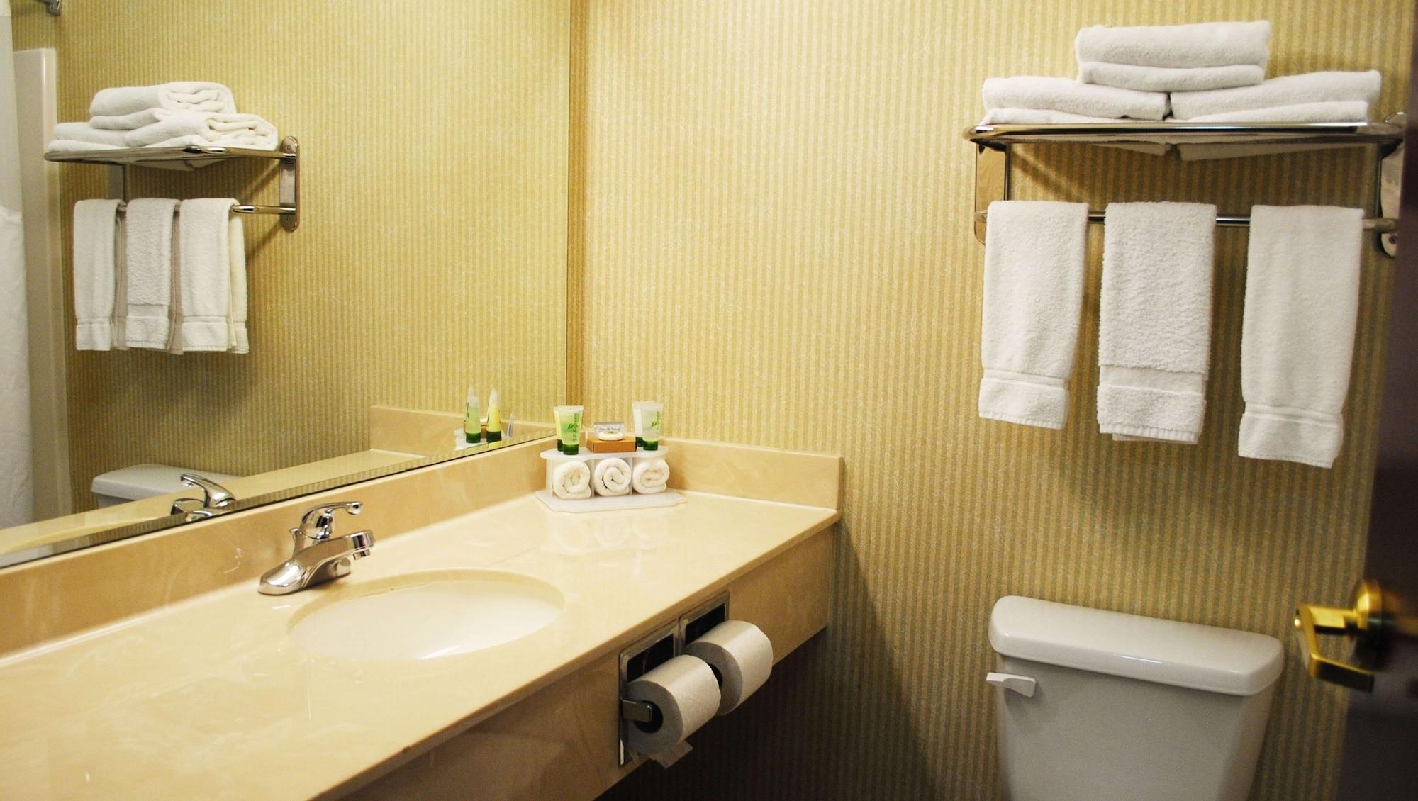 Magnuson Hotel Commerce Екстериор снимка
